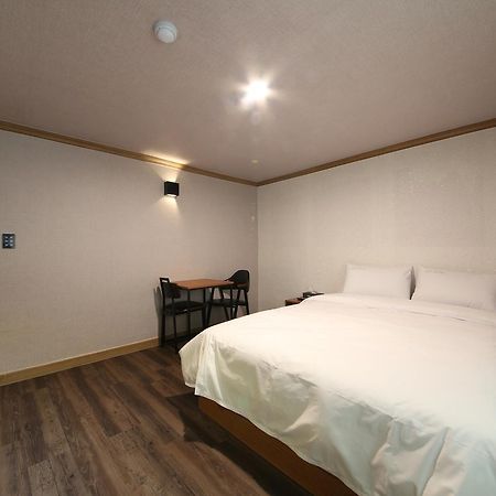 Art Hotel Gumi Exteriér fotografie